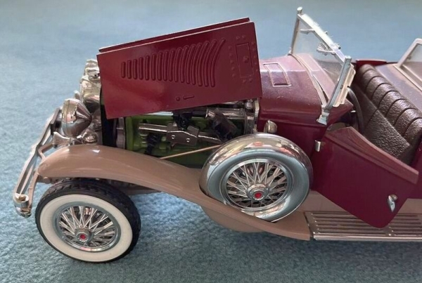 Franklin Mint Duesenberg J Derham Tourster 1930 DieCast Model (1864)